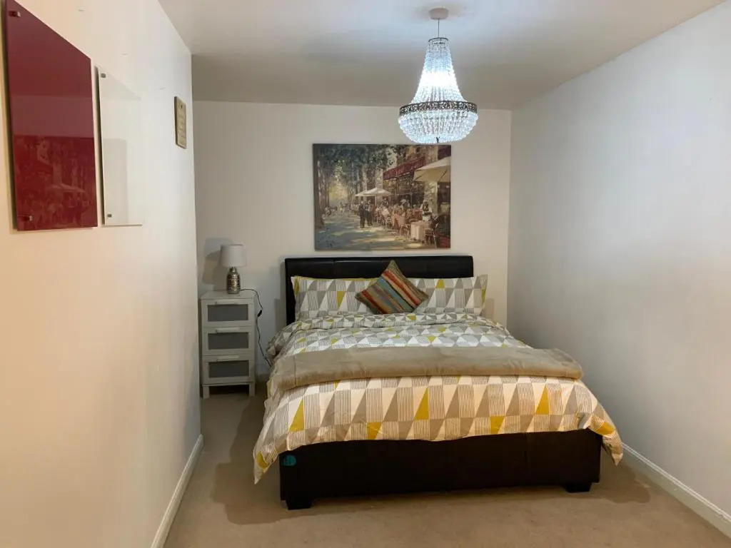 Holland Drive 2 Bedroom Flat (Adults Only)