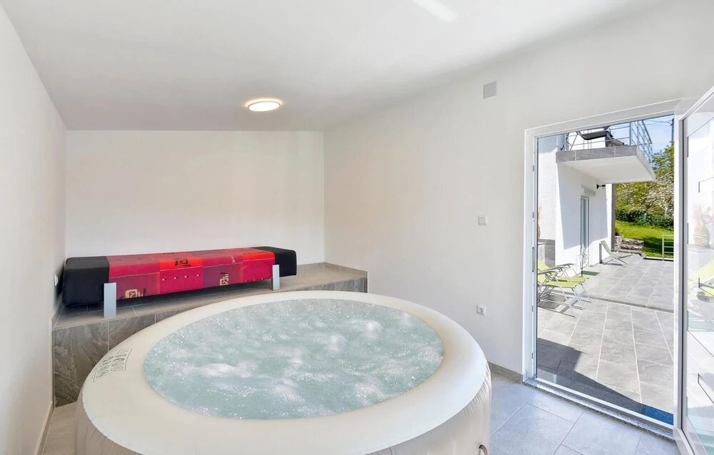 Cozy Home In Donji Zvecaj With Sauna