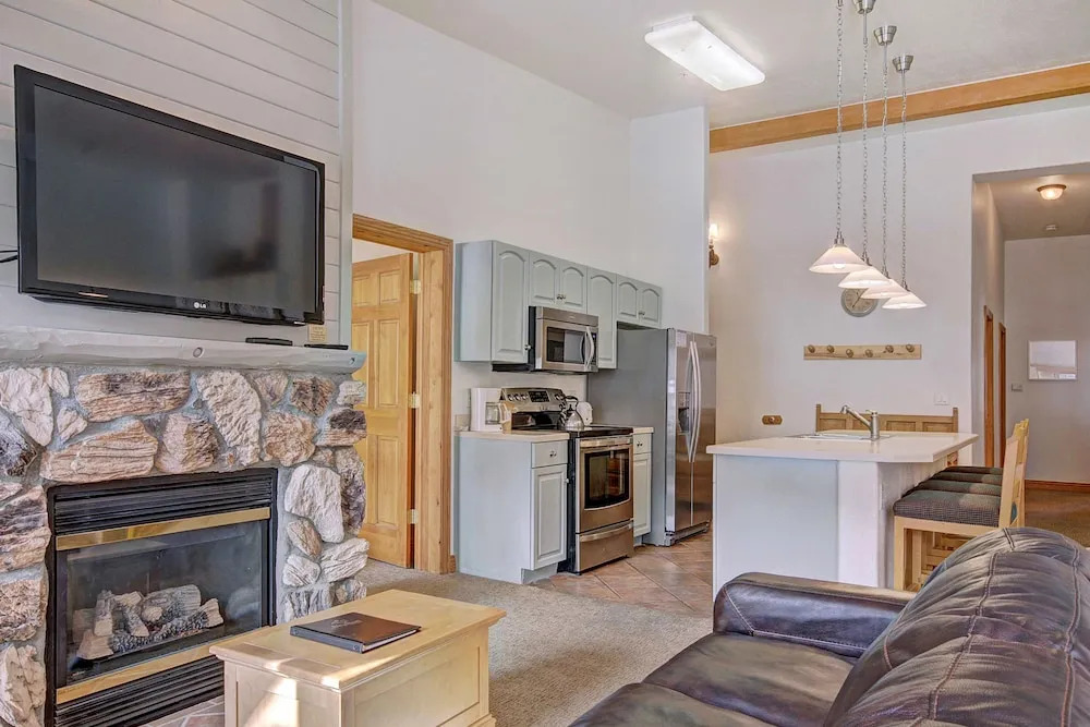 5983 Hidden River Lodge 3 Bedroom Condo by RedAwning