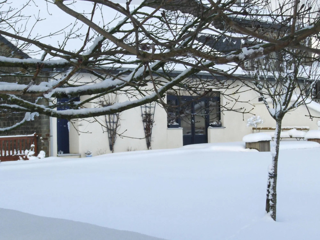 Cushy Holiday Home With Fenced Garden