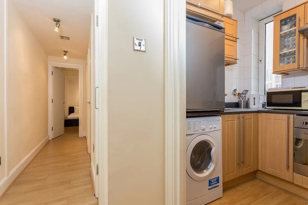 2 Bed Apartment In Kensington
