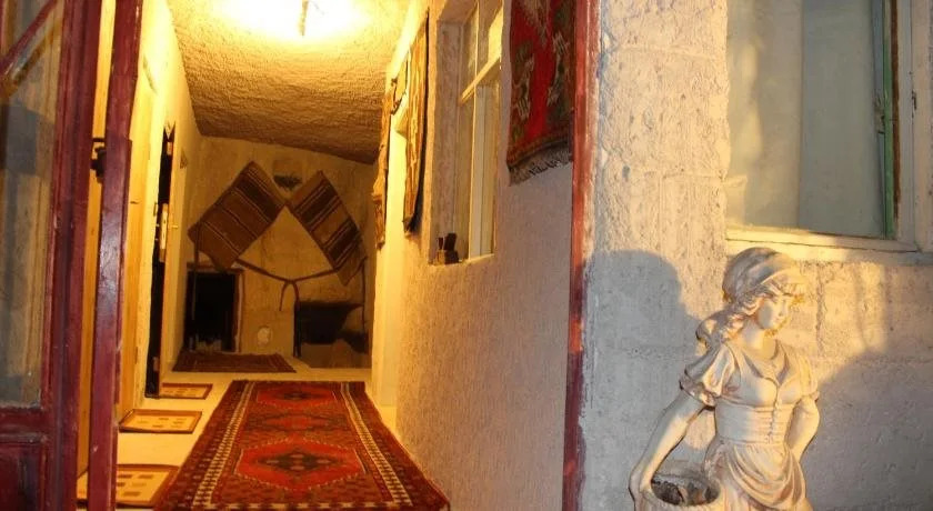 Stay In Peace Cave Hostel