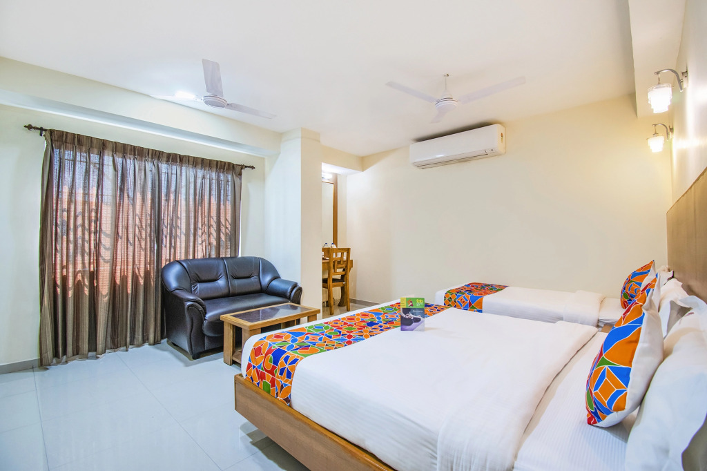 FabHotel Jansi Deluxe - Nr Gandhipuram Bus stand
