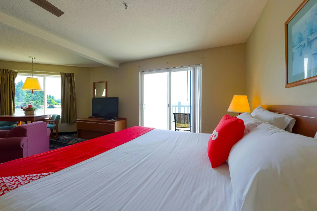 Siletz Bay Beachfront Hotel by OYO Lincoln City