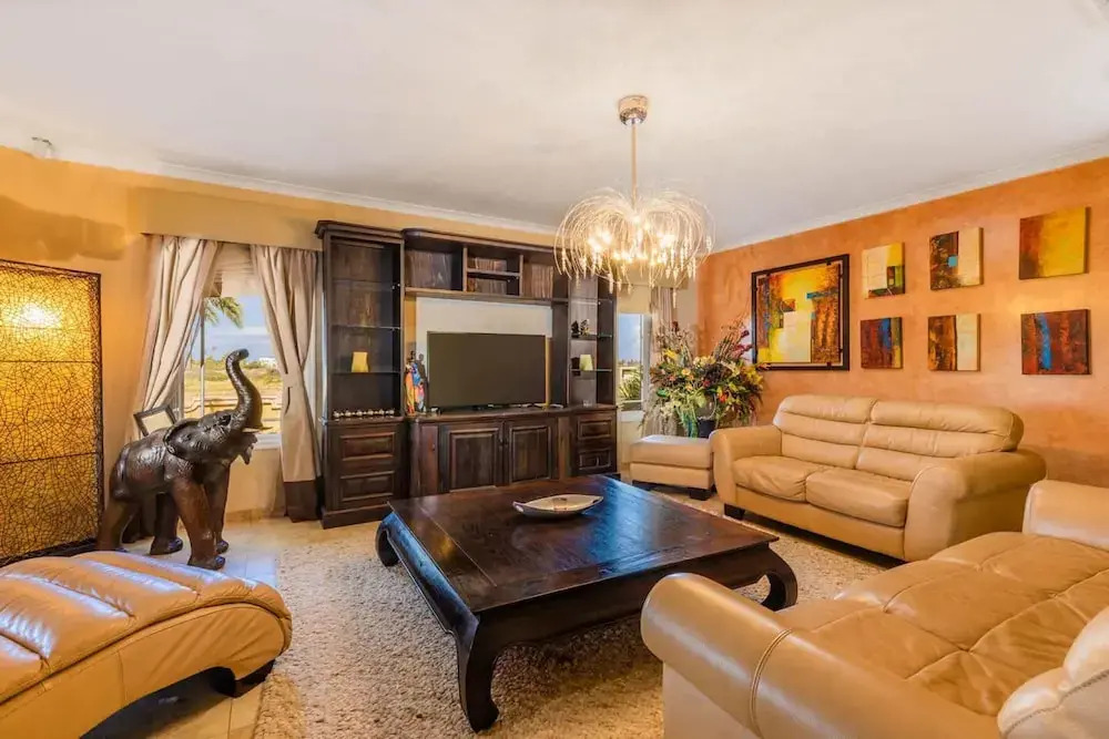 Luxury 4br4ba Villa w Hottub Pool Ocean Views