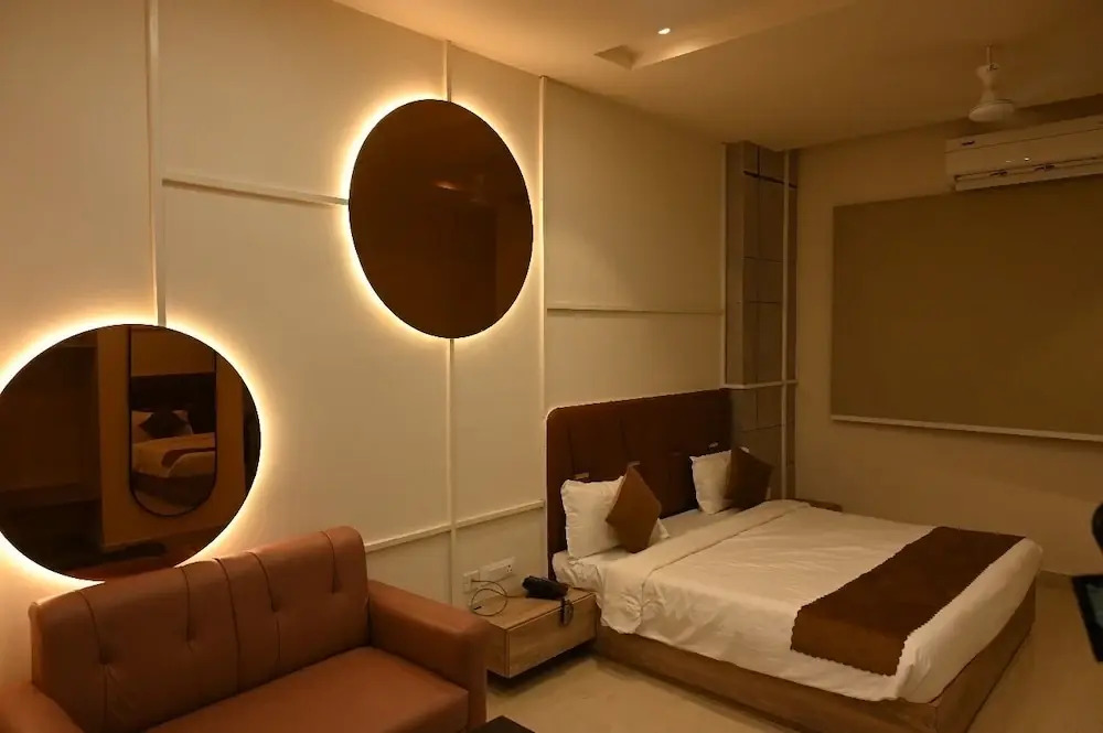 Sethi Grand Hotel