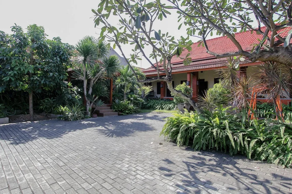 OYO 1361 Singosari Family Residence