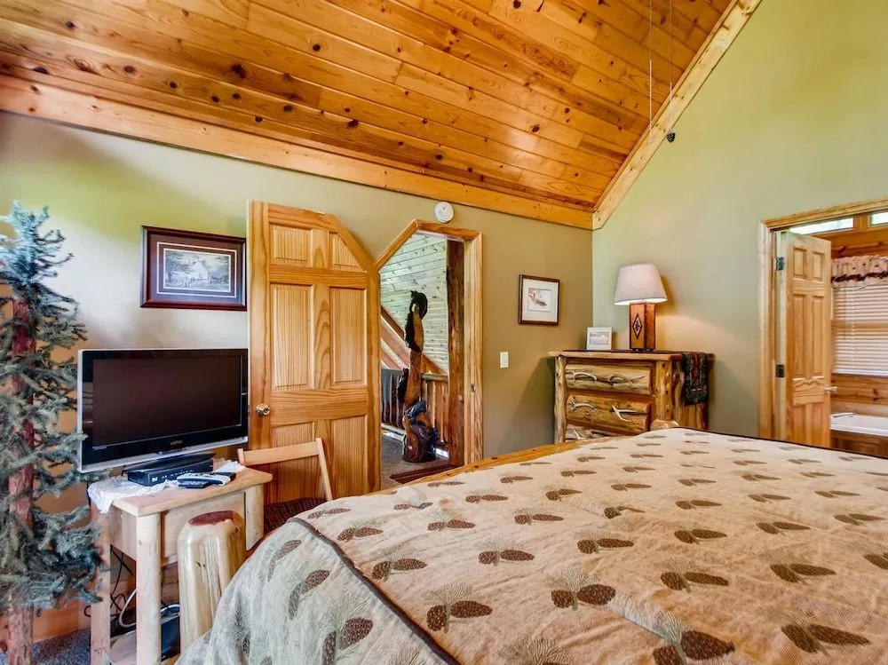 Amazing Grace 3 Bedrooms 3 Bathrooms Cabin