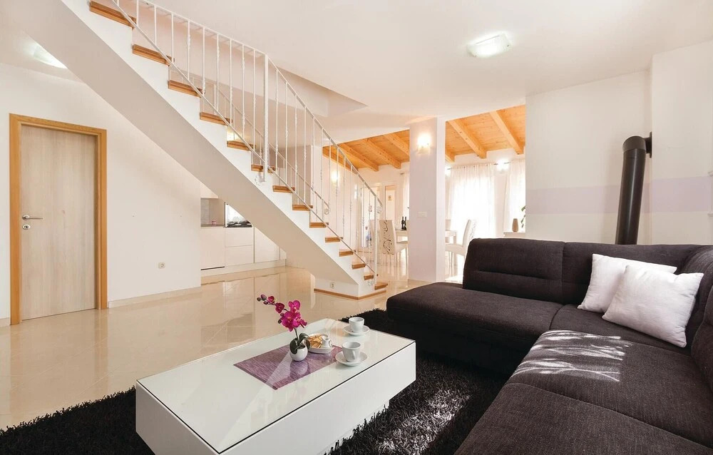 2 Bedroom Awesome Home In Rovinjsko Selo