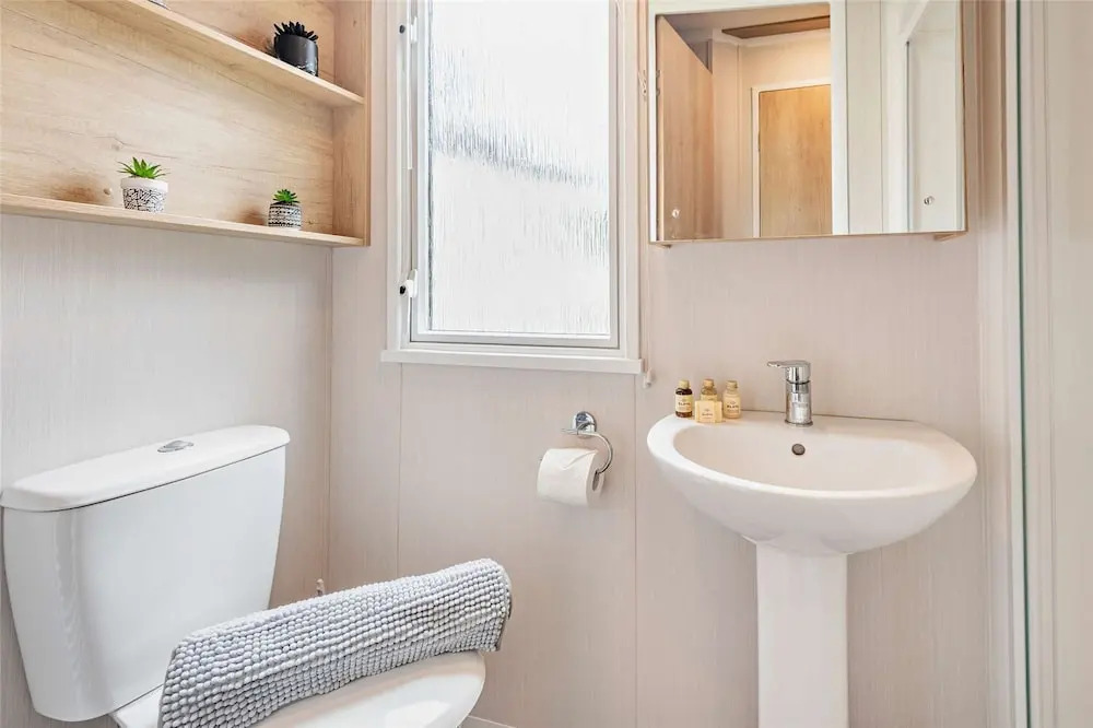 2 Bed 6 Berth Lodge in Shorefield Oakdene Dorset