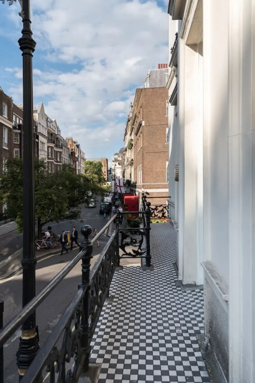 Charles Street Apartments