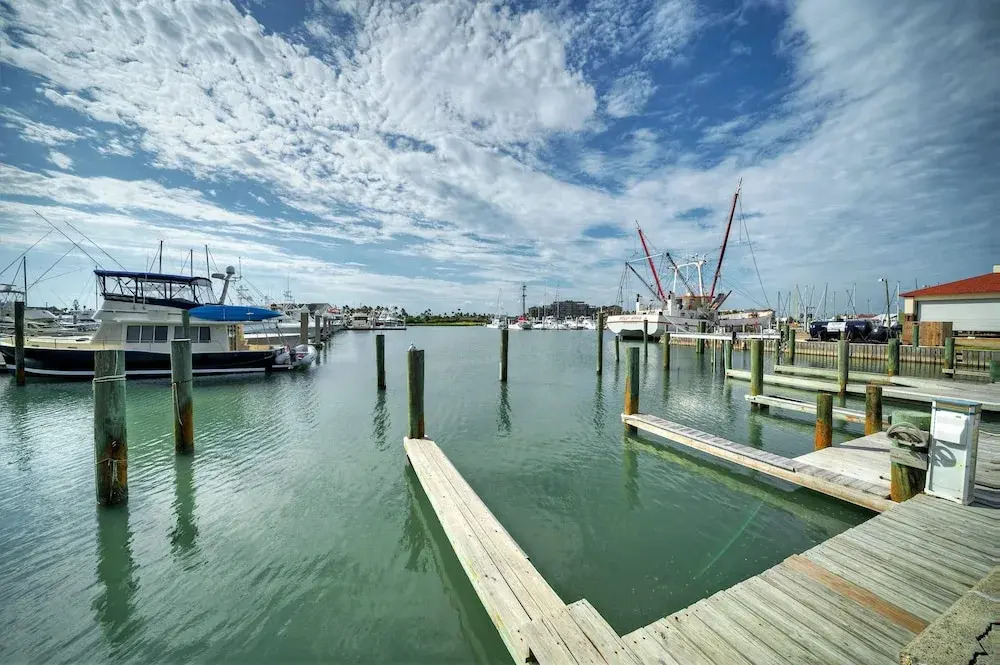 Leave of Absence Luxe Coastal Stay w Pool Outdoor Dining Minutes to Beach