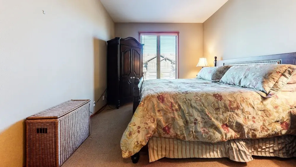 Snowcreek V 774 Gorgeous Mountain Views with Private Garage, Washer Dryer and Gas Grill by RedAwning