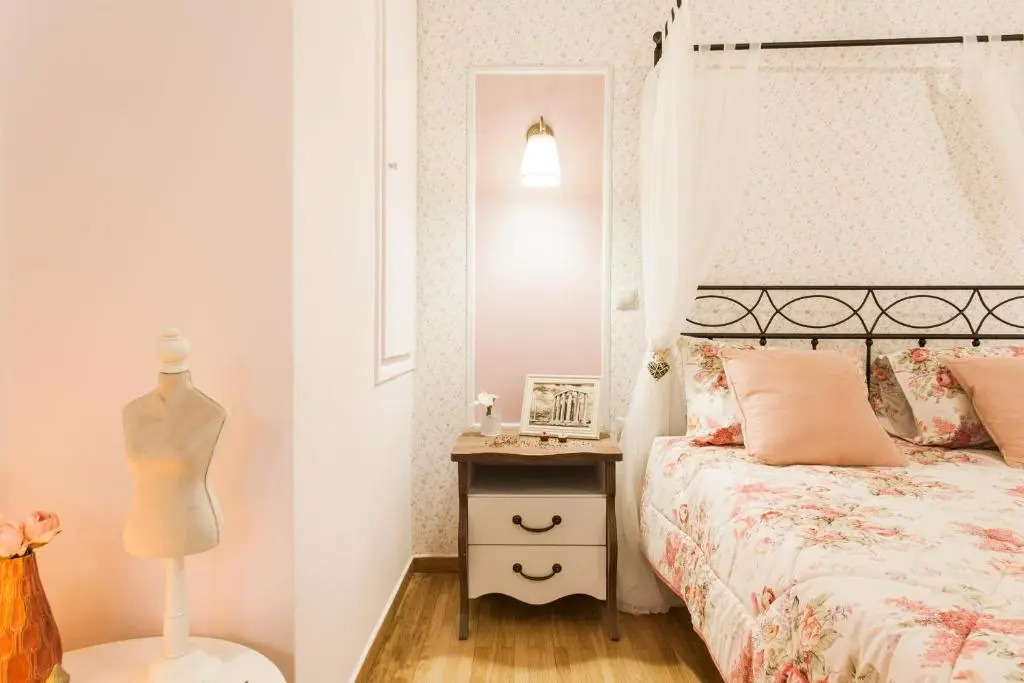 Syntagma private sweet safe double rooms with shared bathroom