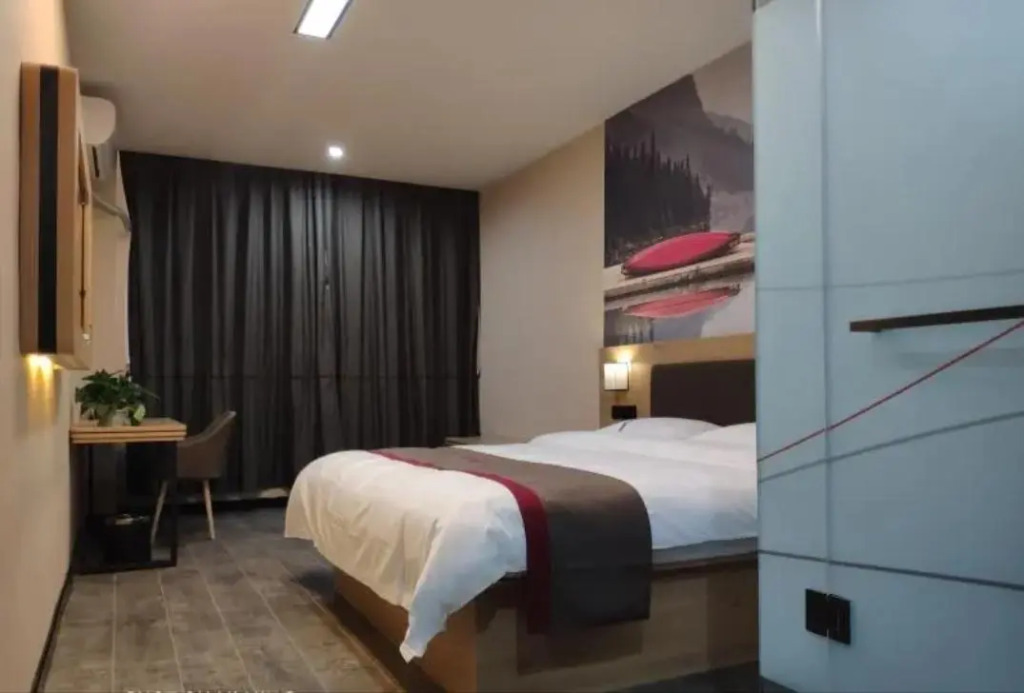 Thank Inn Plus Hotel Shandong Qingdao Huangdao District Xihai Bay Bus Station