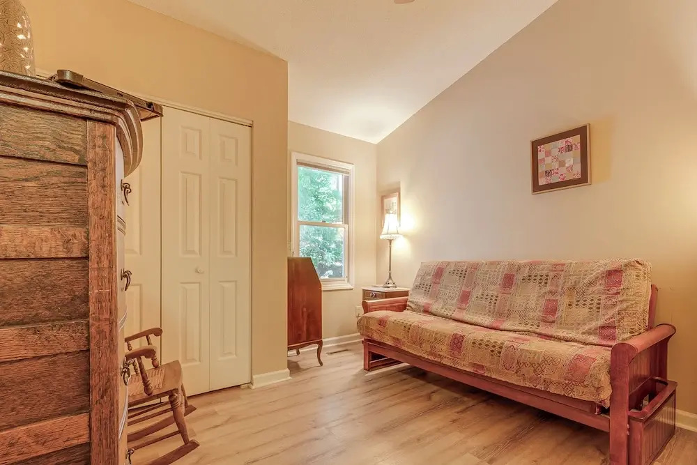 Carrboro Quaint! 2 Mi to Heart of Chapel Hill!