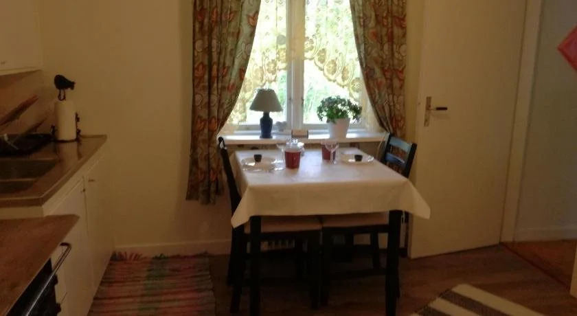 Huset mitt i byn