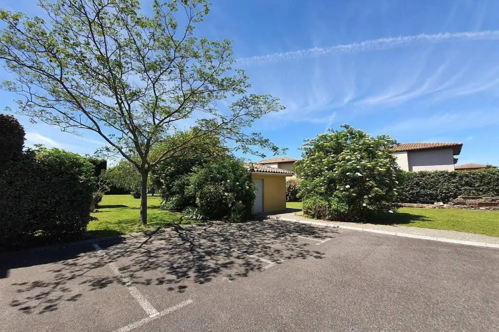 Charmant appartement avec terrasse et jardin au calme Proche Bus Métro