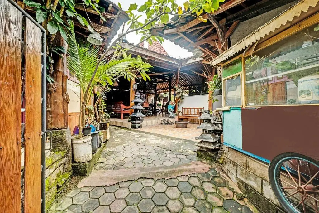 SPOT ON 91916 Joglo Doyong Homestay Syariah