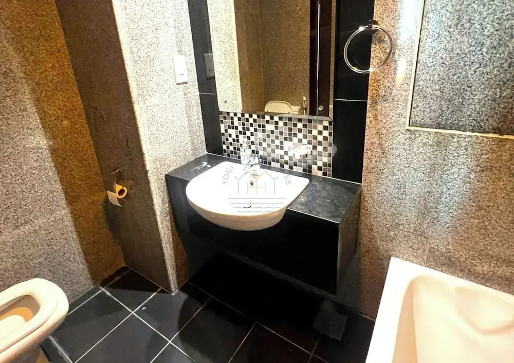 Modern & Cozy 1-BR in Business Bay