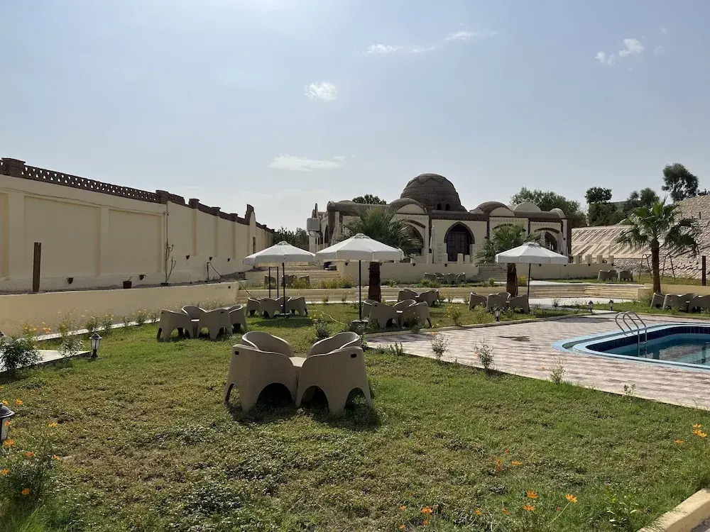 Elphardous Oasis Hotel