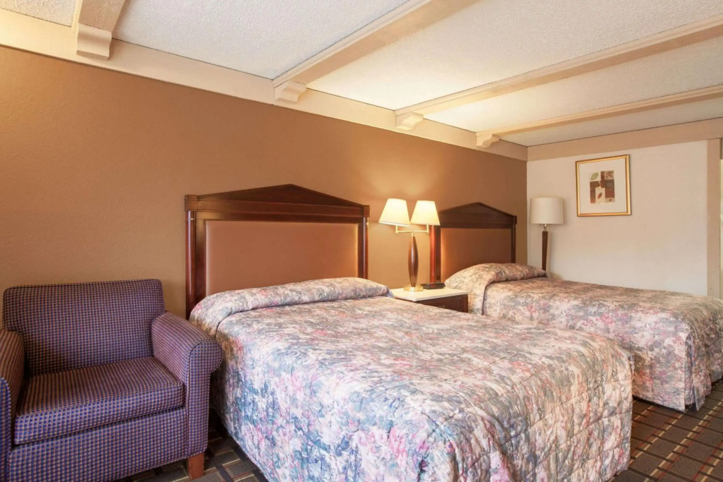 Knights Inn Greensburg