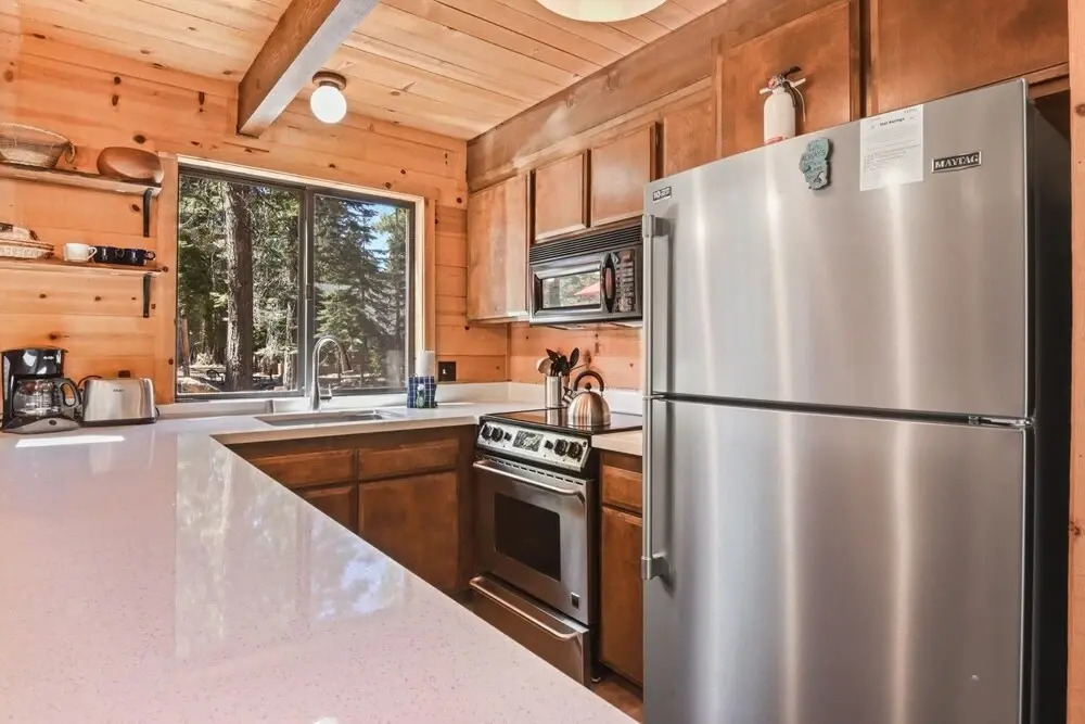 Fireside Chalet - Walk To Beach 4 Bedroom Cabin by Redawning