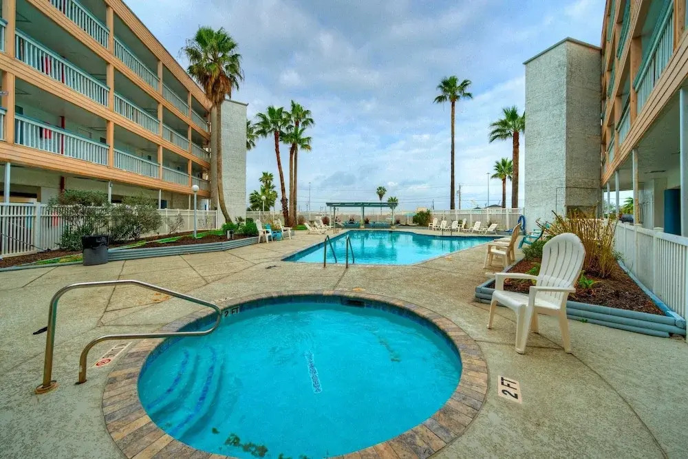 Private Balcony w/ Ocean View Pool & Hot Tub Access Ocean Echo by Avantstay