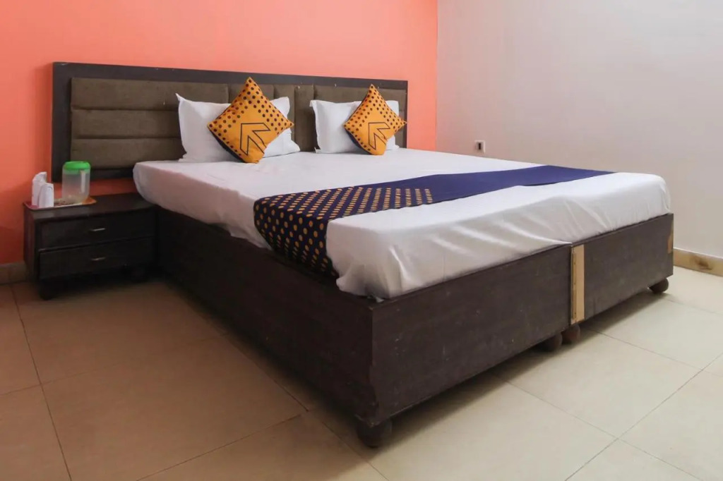 Goroomgo Viren Pacific Agra