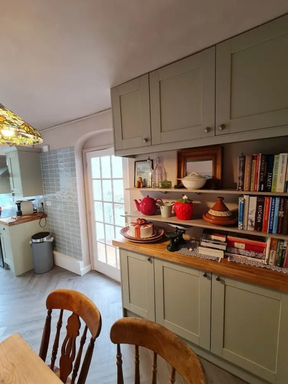 A Cosy Three Bedroomed Cottage in Leafy Embleton