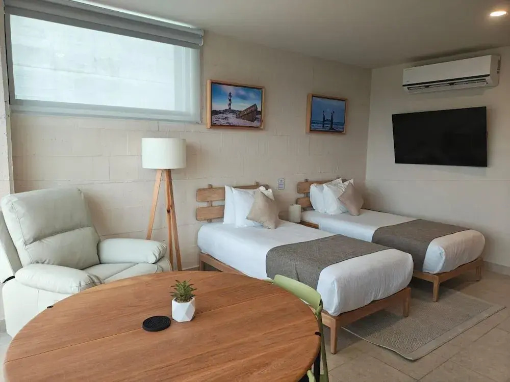 Everglades Suites