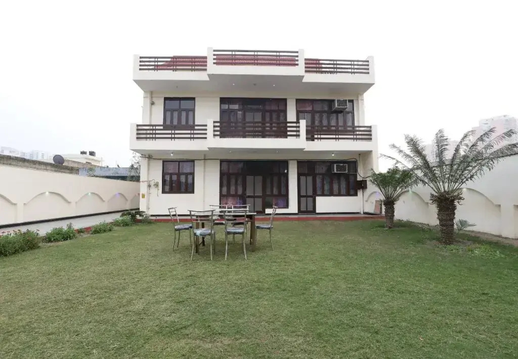 OYO 29871 Noida Dreamz 2