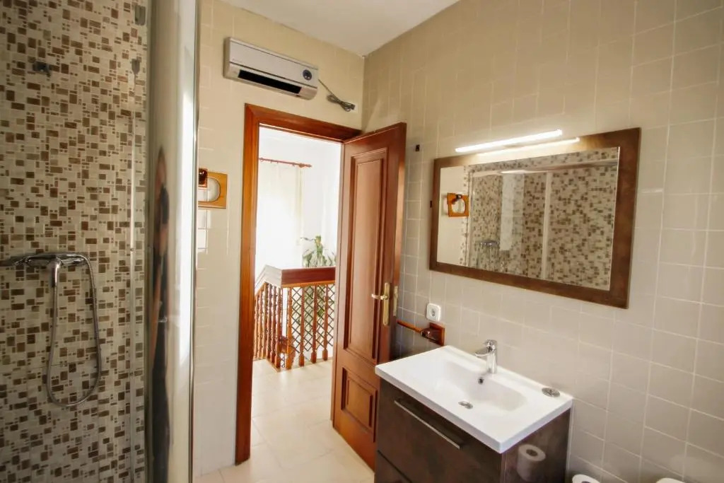 Celia - oceanfront villa in Costa Blanca