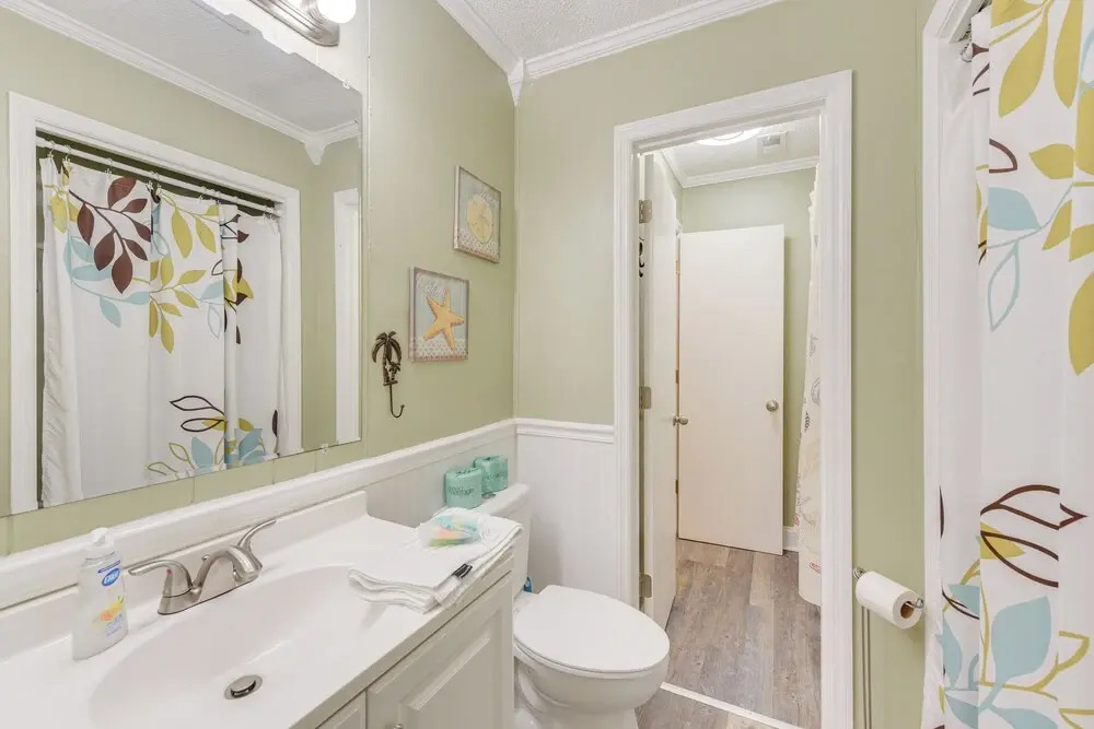 1 Mi to Beach, Pool Access: Hilton Head Island Gem
