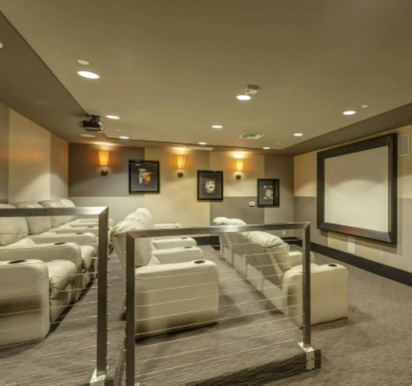 Global Luxury Suites at Main Street