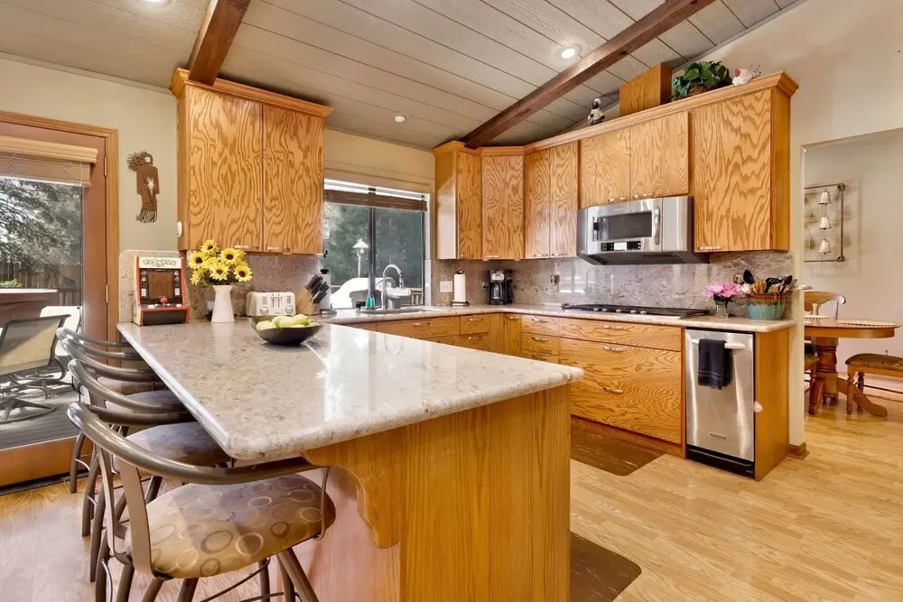 2012-moose Manor 4 Bedroom Home by RedAwning