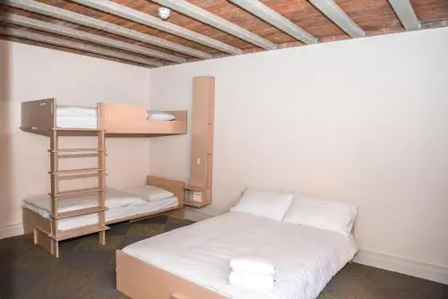 Neptune's Hostel