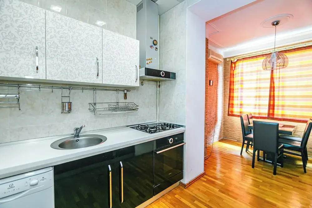 Luxury Apartment with Flame Tower View