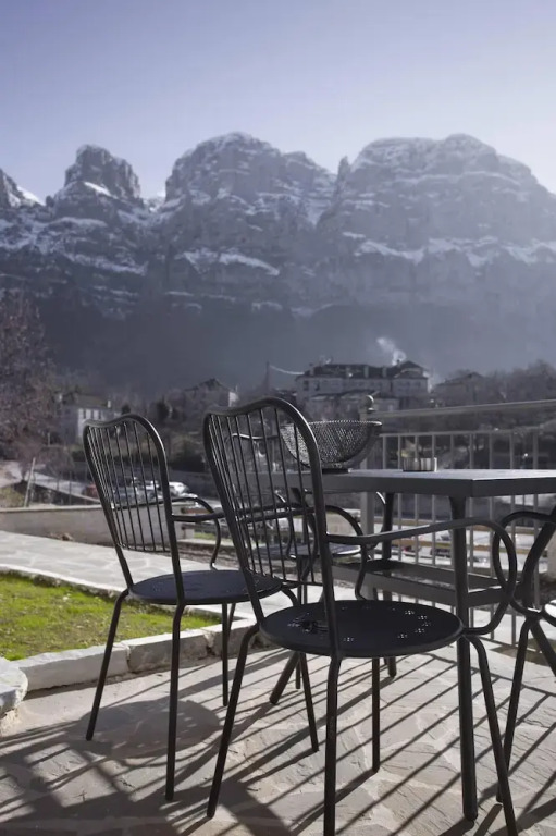 MAKRIS Papigo Luxury suites