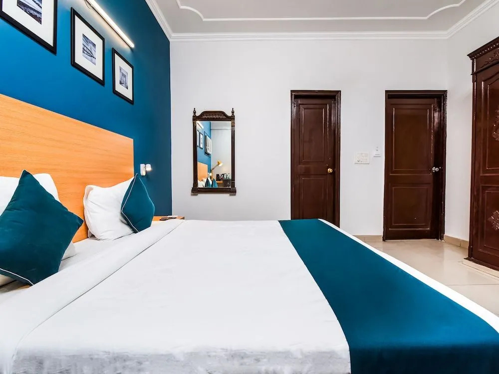 SilverKey Executive Stays 20036 Akash Neem Marg