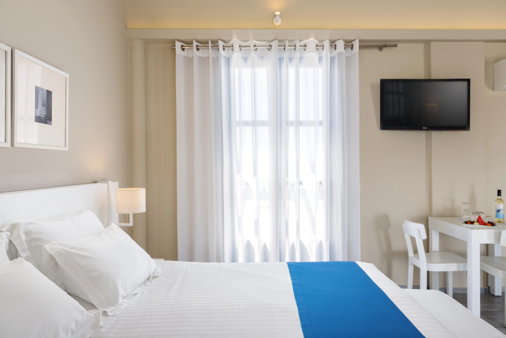 Acroterra Rosa Luxury Suites & Spa