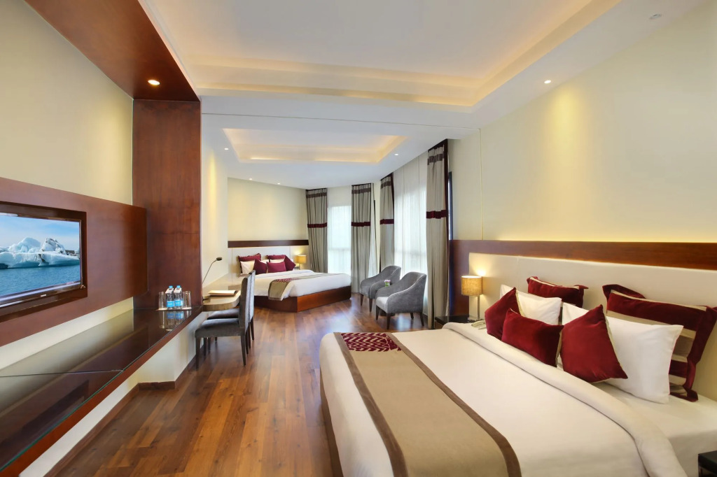 Marigold Sarovar Portico Shimla with Heated pool and AC Rooms-A Resort cottage and SPA