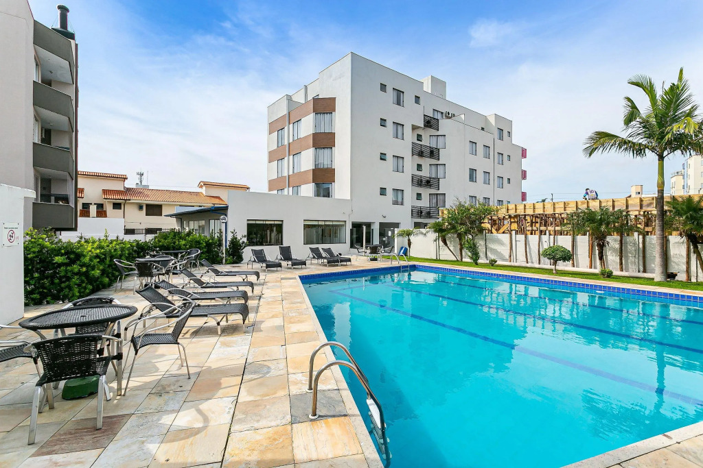 Apto em Condominio pe na Areia, c/ Piscina Mhr308