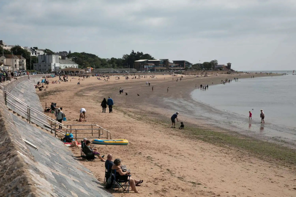 Exmouth Beach Hotel