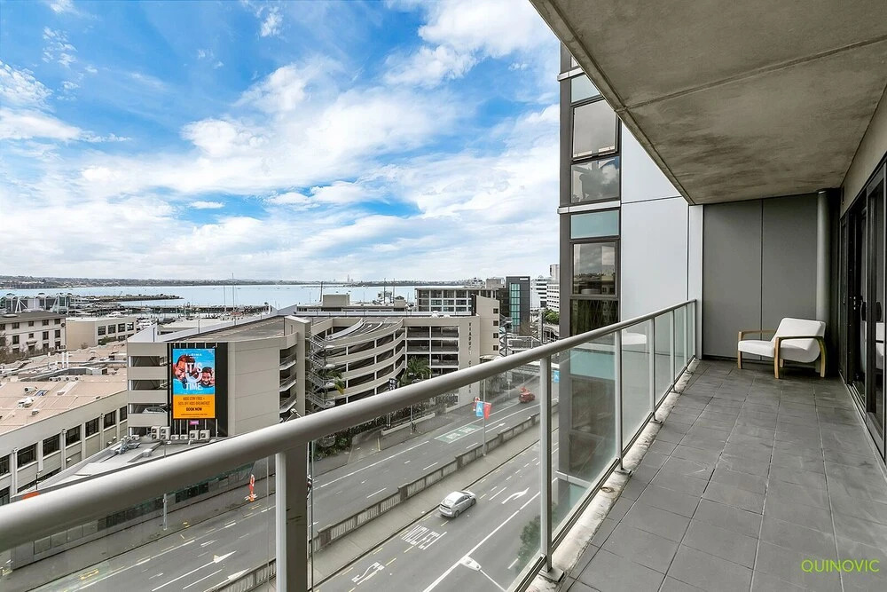 QV Modern Upscale Apartment - 1012