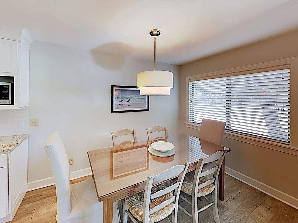 Updated Harbour Town Hideaway w/ Pool & Balcony condo
