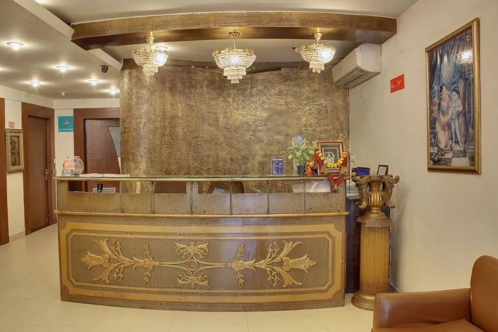 OYO 358 Hotel Golden Leaf