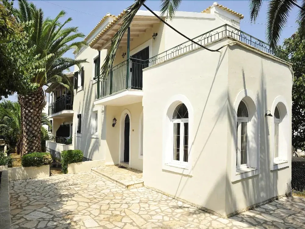 Ariti Apartments