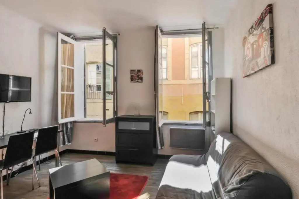 Cozy studio at the heart of Aix-en-Provence old city - Welkeys