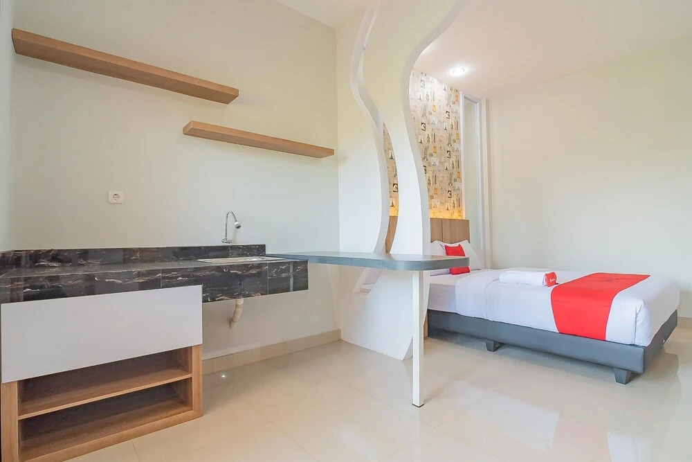 Harry House Guest House by RedDoorz